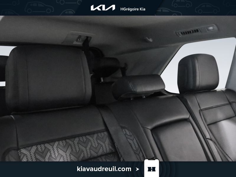 2024 Toyota Sequoia Grey Blainville - photo #29