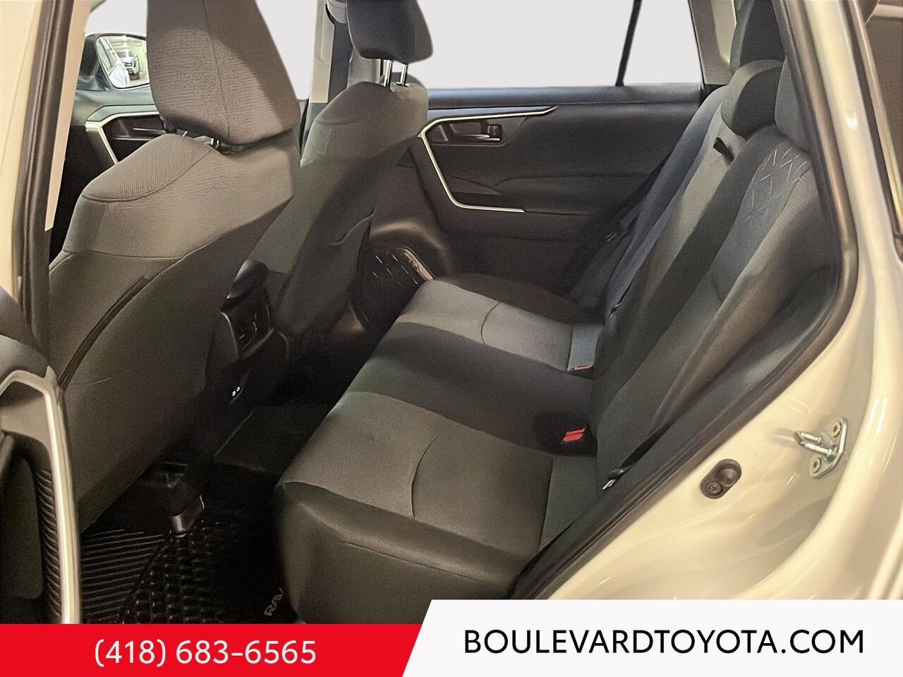 Toyota RAV4 531859-80 | LE, AWD 2025 Blanc Québec - photo #17