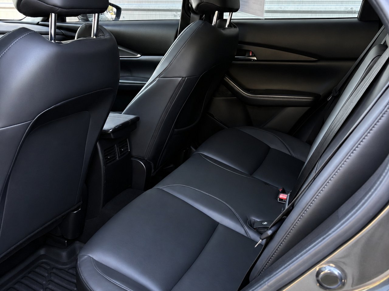 2023 Mazda CX-30 Grey Châteauguay - photo #9