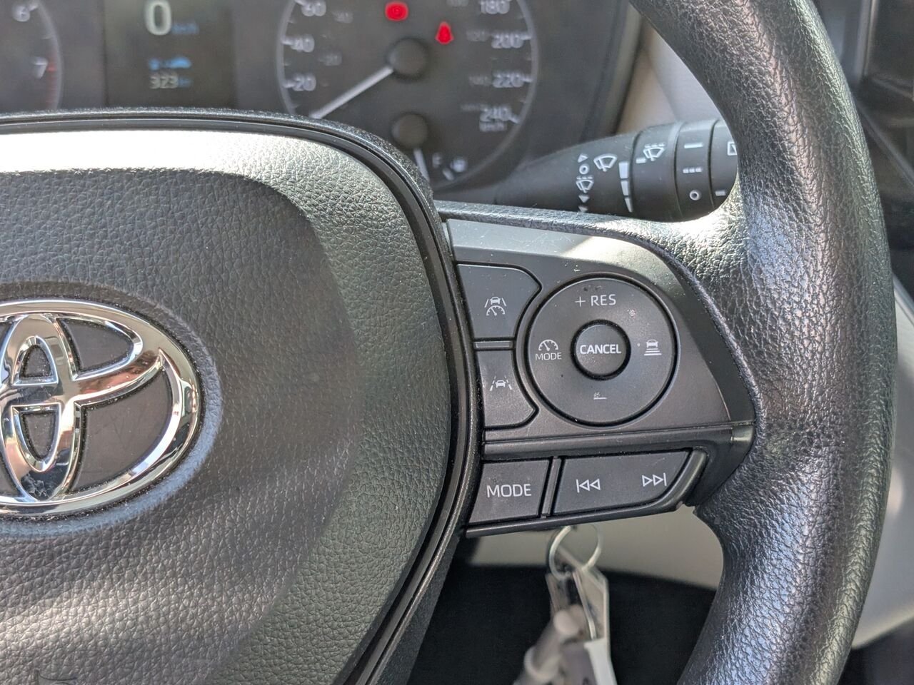 Toyota Corolla Cross LE/SIÈGES CHAUFFANTS/CAMÉRA DE RECUL/BLUETOOTH/AC/ 2024 Argent Sherbrooke - photo #13