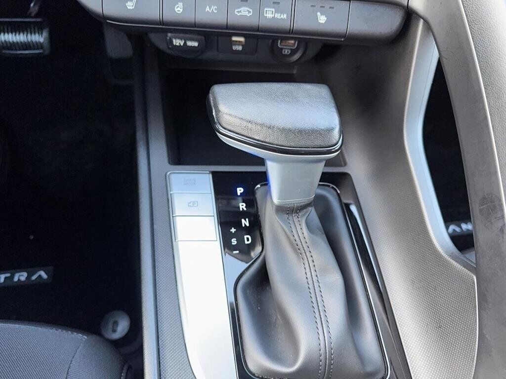 2022 Hyundai Elantra Preferred Blue Baie-Comeau - photo #15