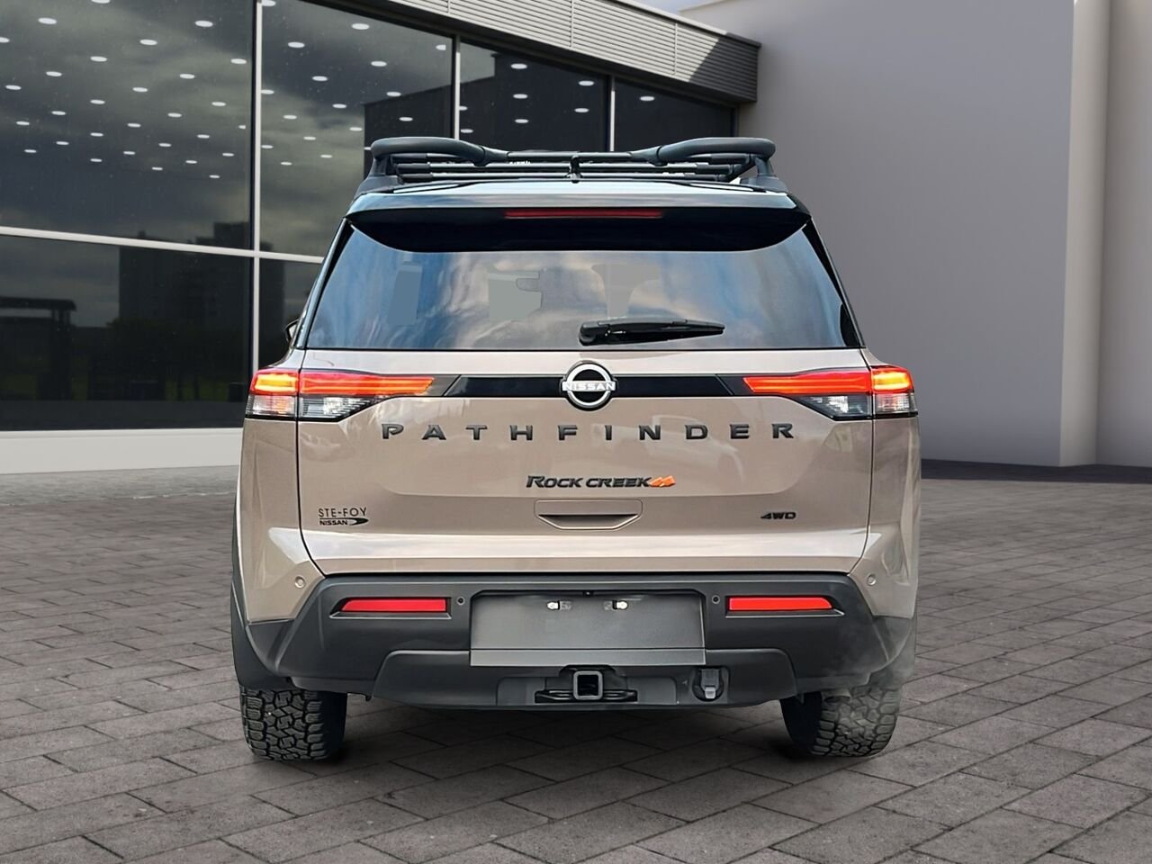 Nissan Pathfinder SV ROCK CREEK 2025 Beige Québec - photo #4