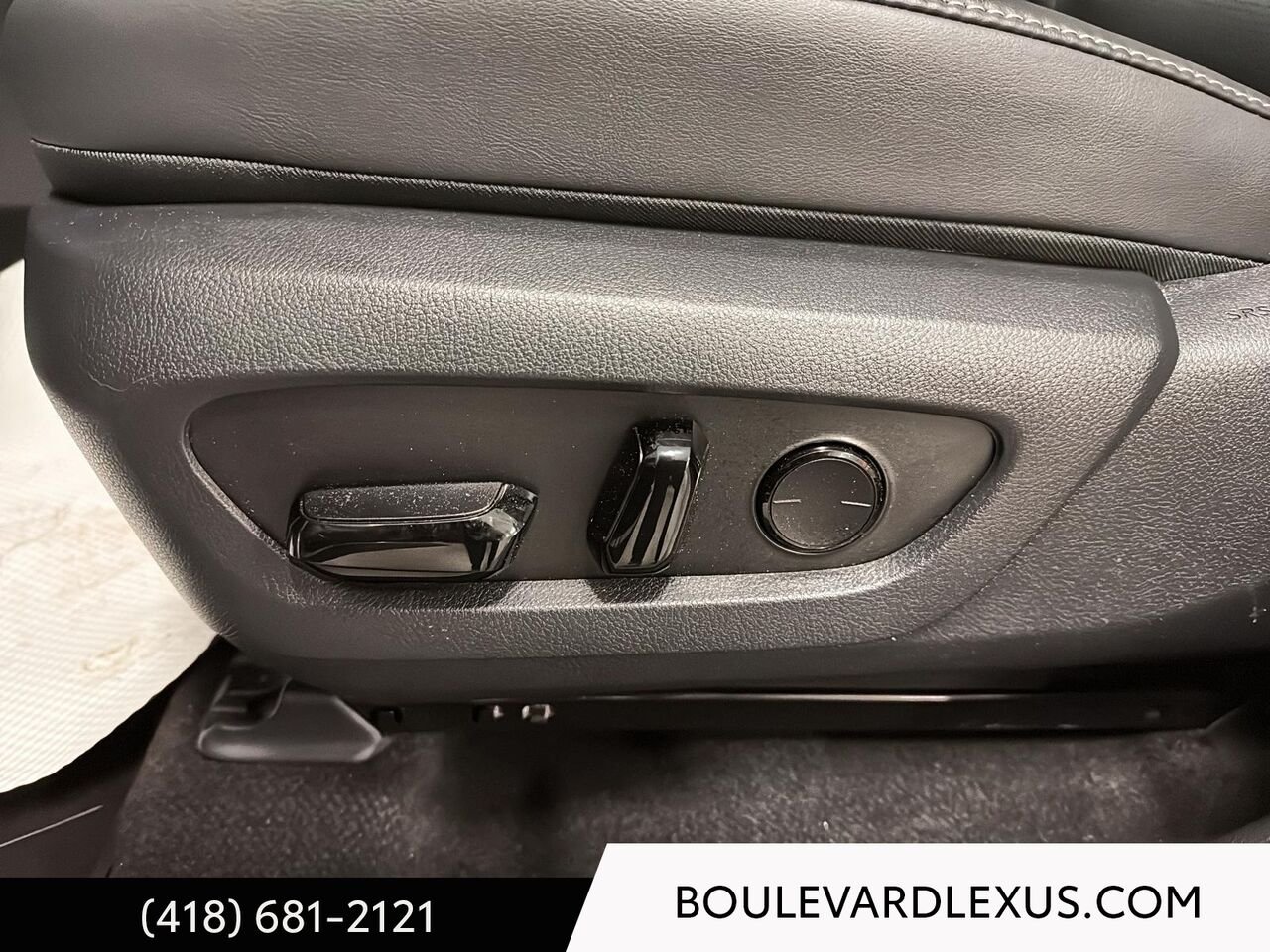 Lexus RX 601184 | RX 350 LUXE TI 2026 Argent Québec - photo #9