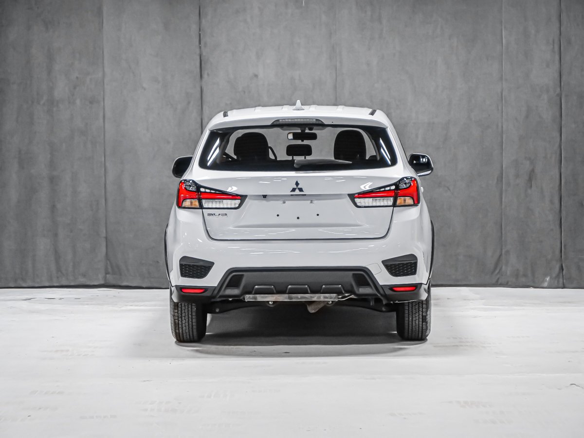 2025 Mitsubishi RVR ES White Montreal - photo #4