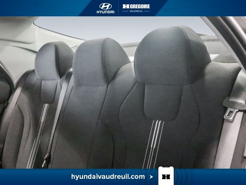 2025 Hyundai Elantra Black Blainville - photo #18