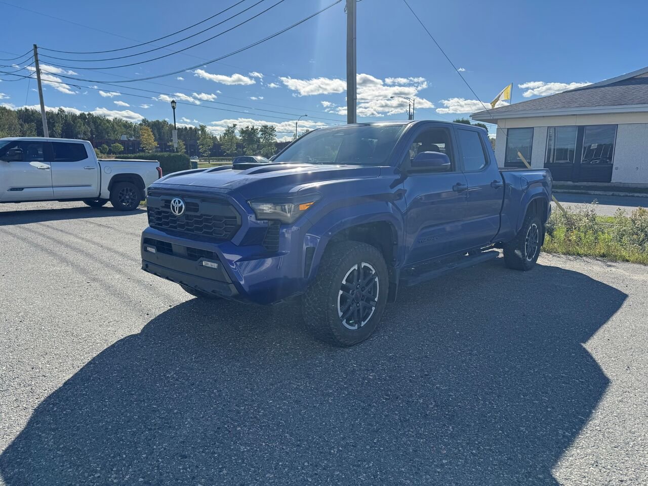 2024 Toyota Tacoma Double Cab 4x4 BA Blue Val-d'Or - photo #0