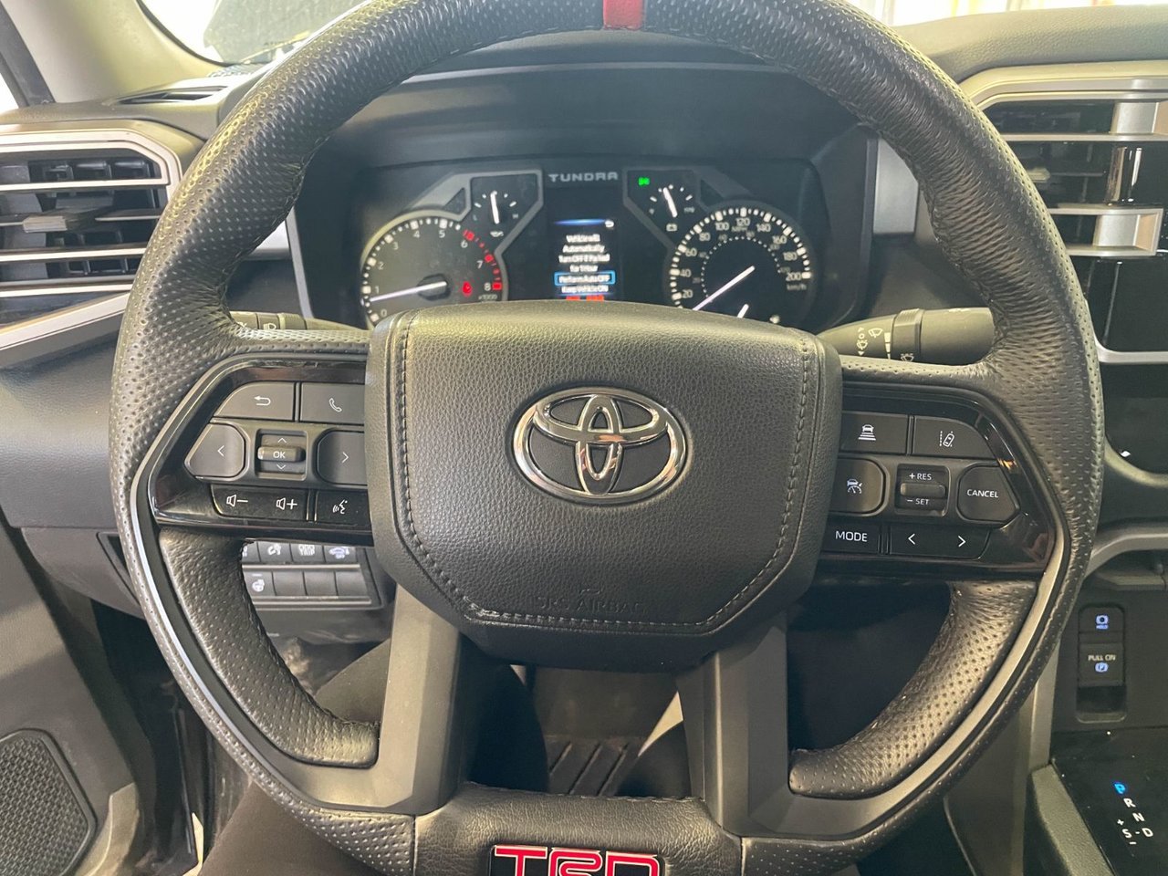 2024 Toyota Tundra SR5 TRD OFF ROAD 4X4 V6 *NAV* SIÈGES CHAUF CARPLAY Black Saint-Jérôme - photo #13