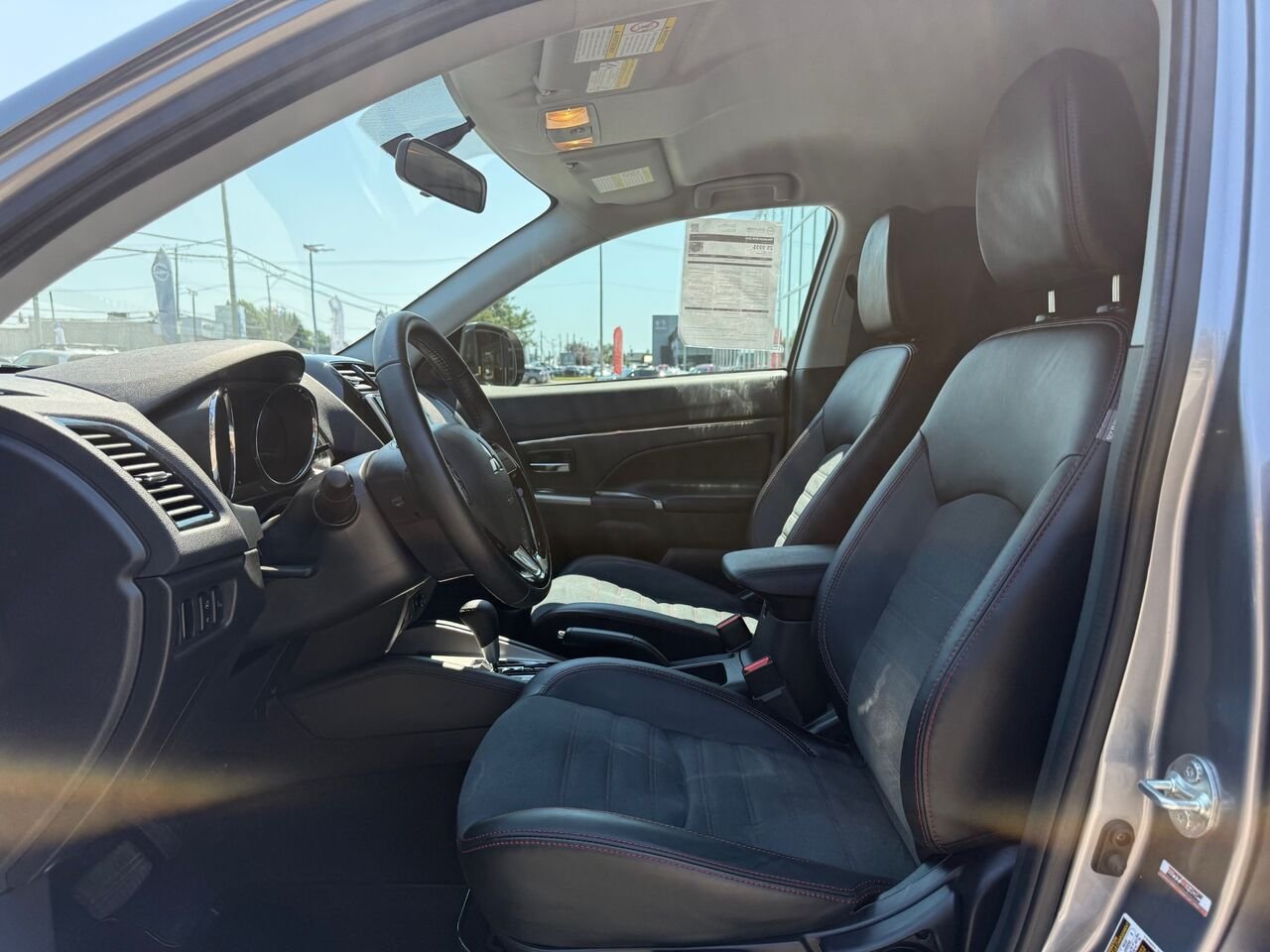 2024 Mitsubishi RVR SEL AWC Grey Châteauguay - photo #9