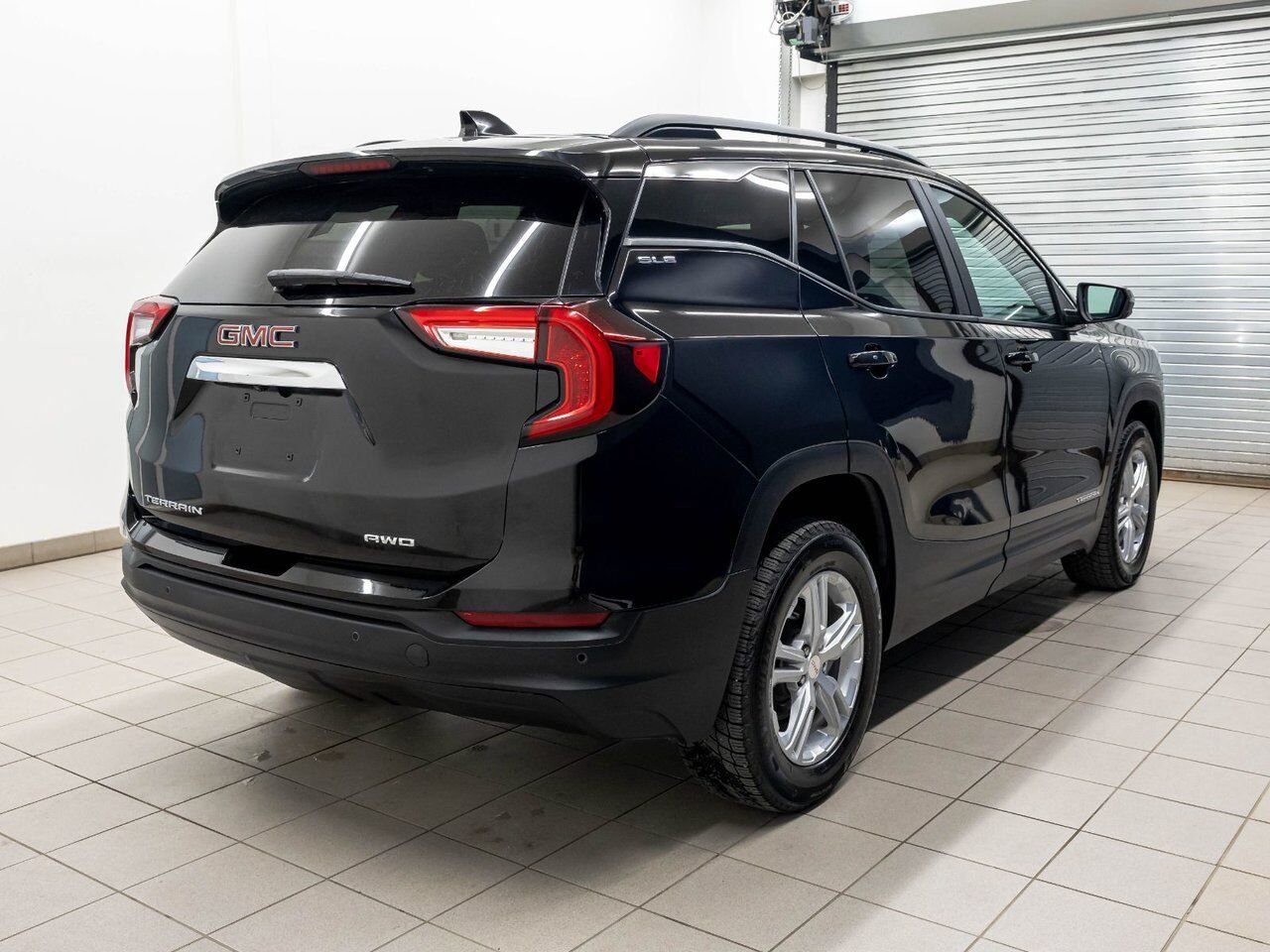 GMC Terrain SLE AWD *SIÈGES CHAUFF* HAYON ELECT REG ADAPT 2024 Noir Saint-Jérôme - photo #7