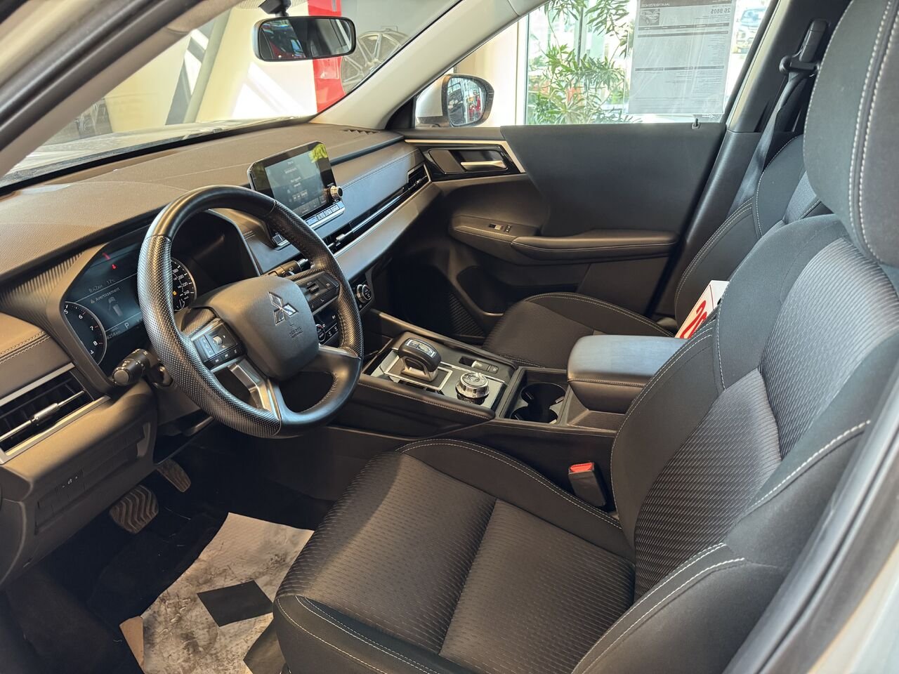 Mitsubishi Outlander 2023 Argent Saint-Eustache - photo #11