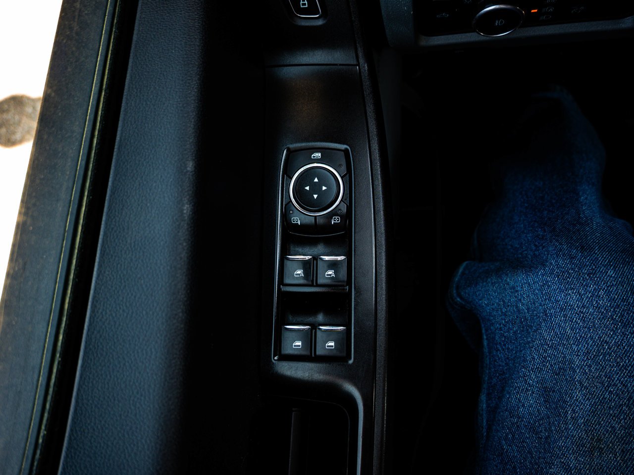 2024 Ford Super Duty F-350 SRW XL 4WD Crew Cab 179 WB 60 CA White Sherwood Park - photo #15