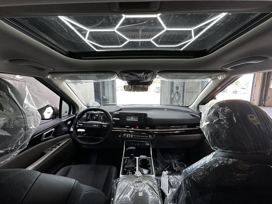 2027 Kia Carnival 2027 Snow White Pearl
