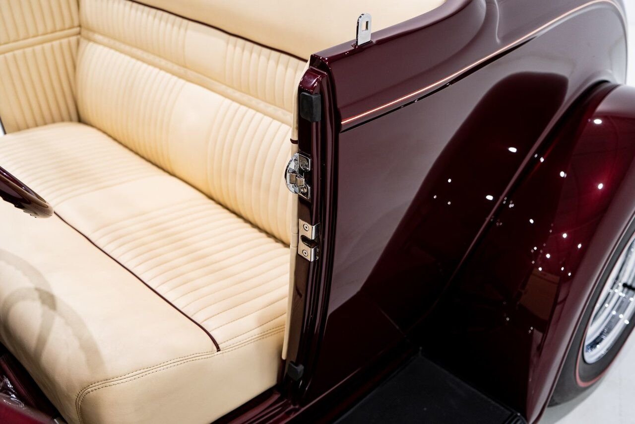 Ford Highboy Lobeck creation spectacular presentation **PRICE IN USD** 1932 Rouge Montréal - photo #61