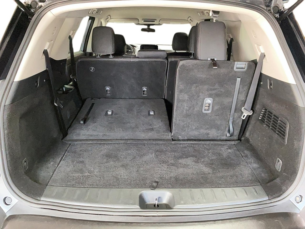 Nissan Pathfinder S 2023 Gris Baie-Comeau - photo #4