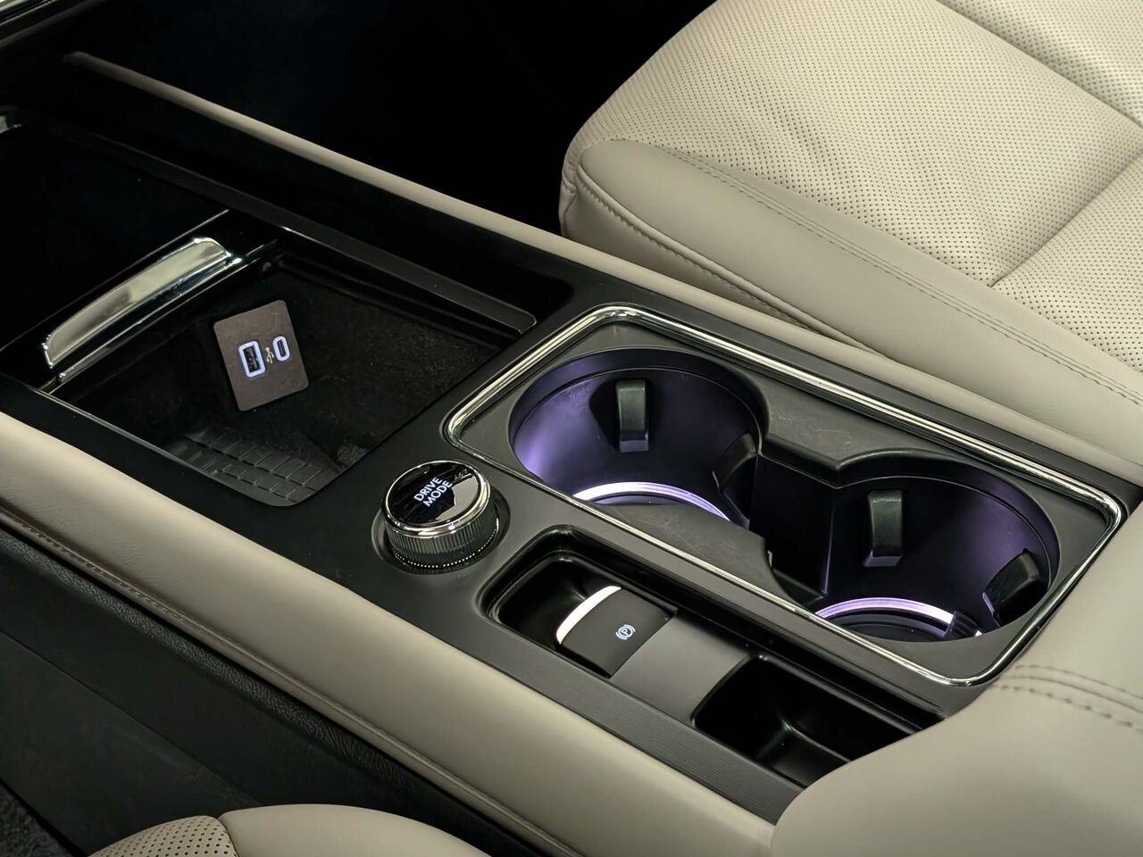 2025 Lincoln CORSAIR Grand Touring Hybrid AWD White Sherbrooke - photo #19