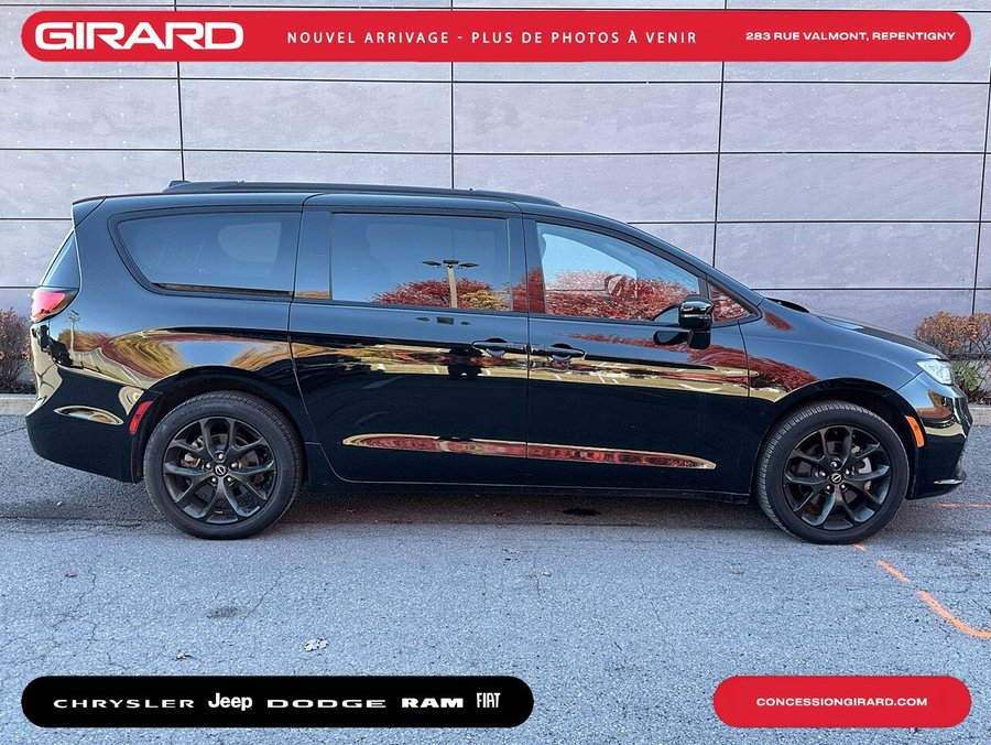 2026 CHRYSLER PACIFICA LIMITED Black