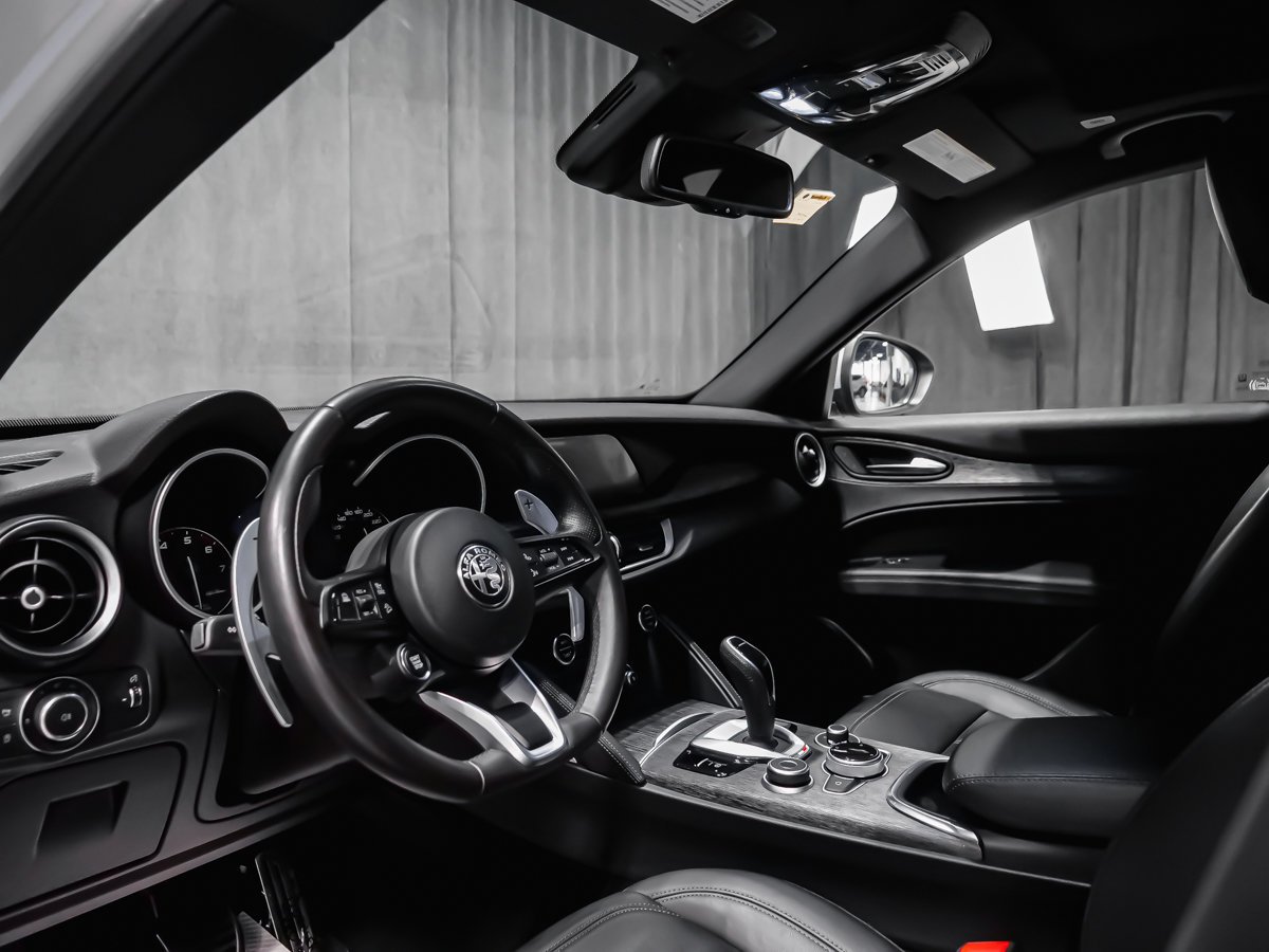 2023 Alfa Romeo Stelvio Sprint Grey Montreal - photo #5