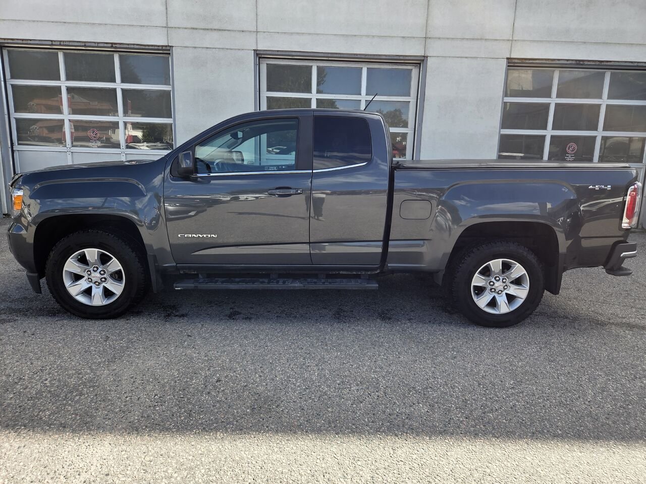 2016 GMC CANYON SLE Grey Mont-Laurier - photo #6