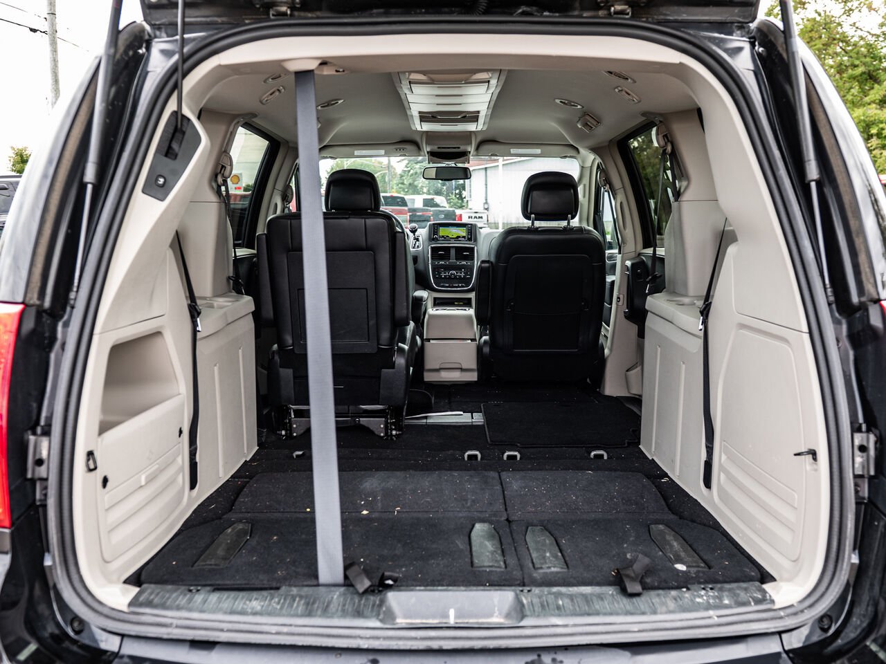 2016 Dodge Grand Caravan Black Sainte-Julienne - photo #8