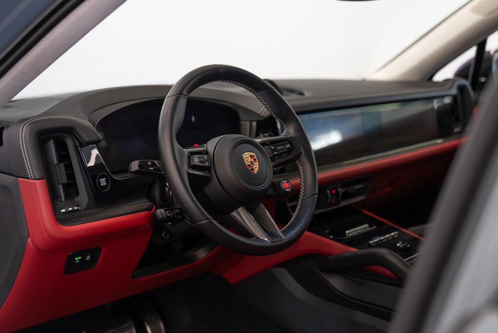 2024 Porsche Cayenne Grey Saint-Eustache - photo #12