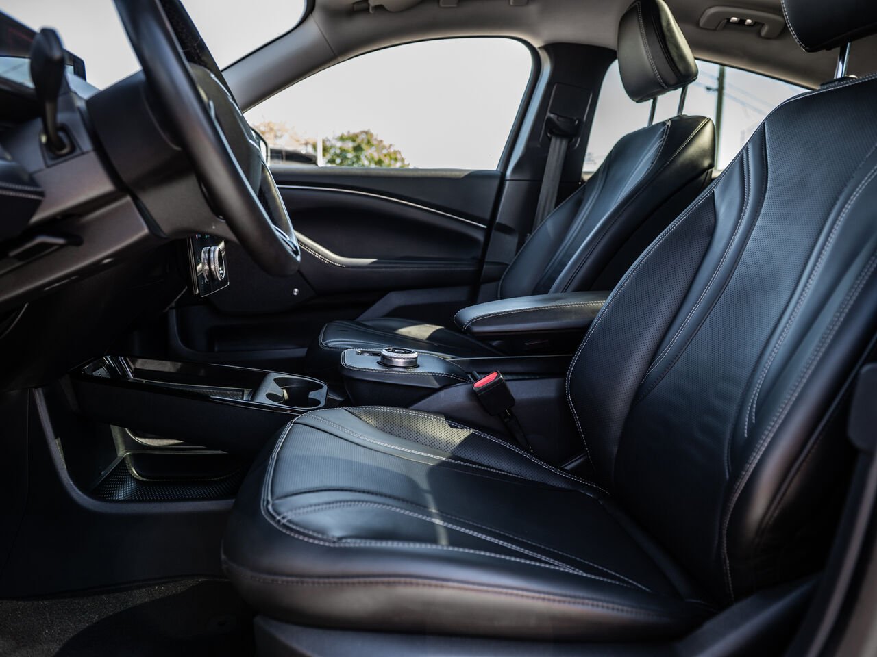 2023 Ford Mustang Mach-E Black Sainte-Julienne - photo #17