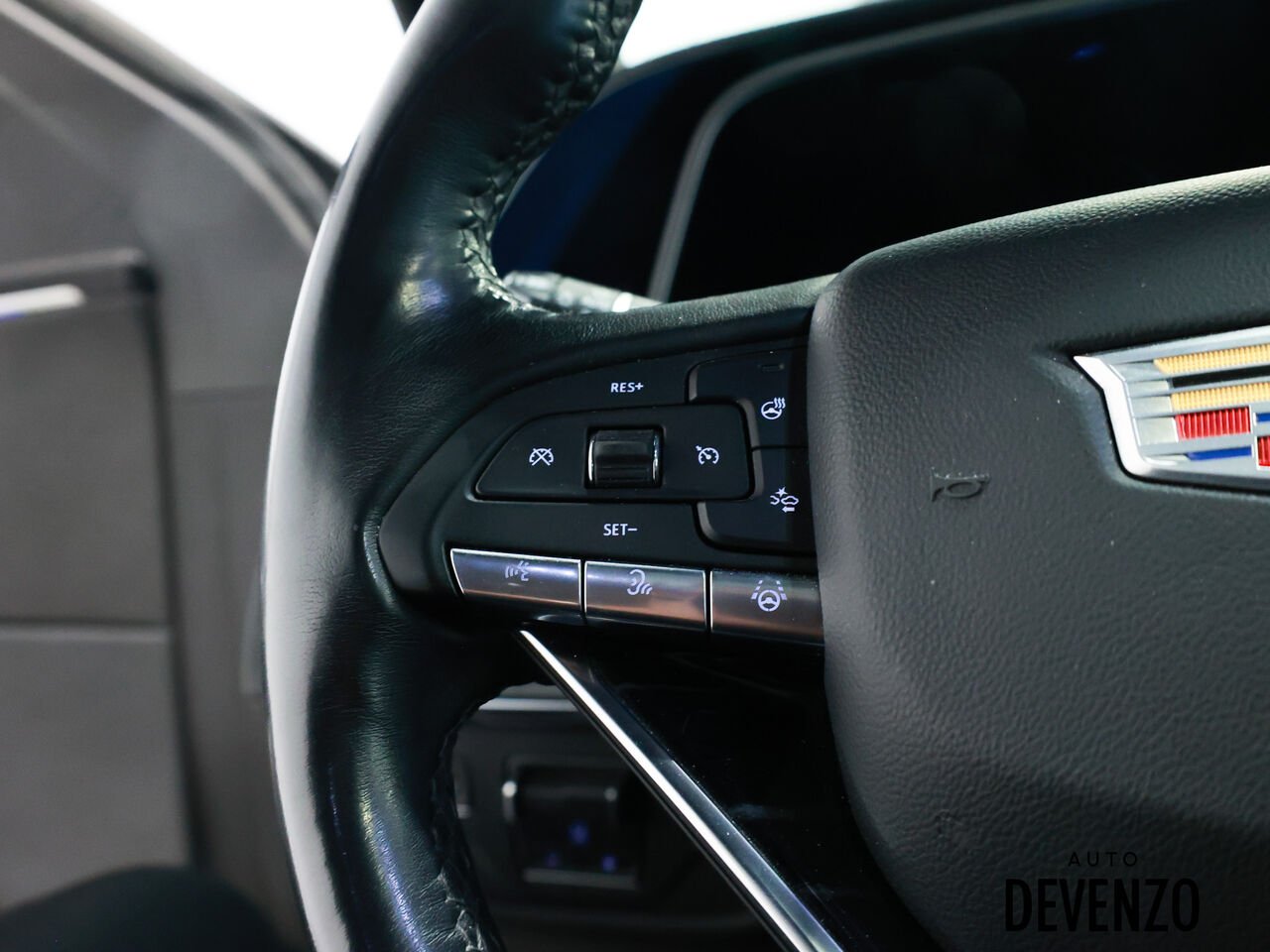 2024 Cadillac Escalade Black Saint-Eustache - photo #15