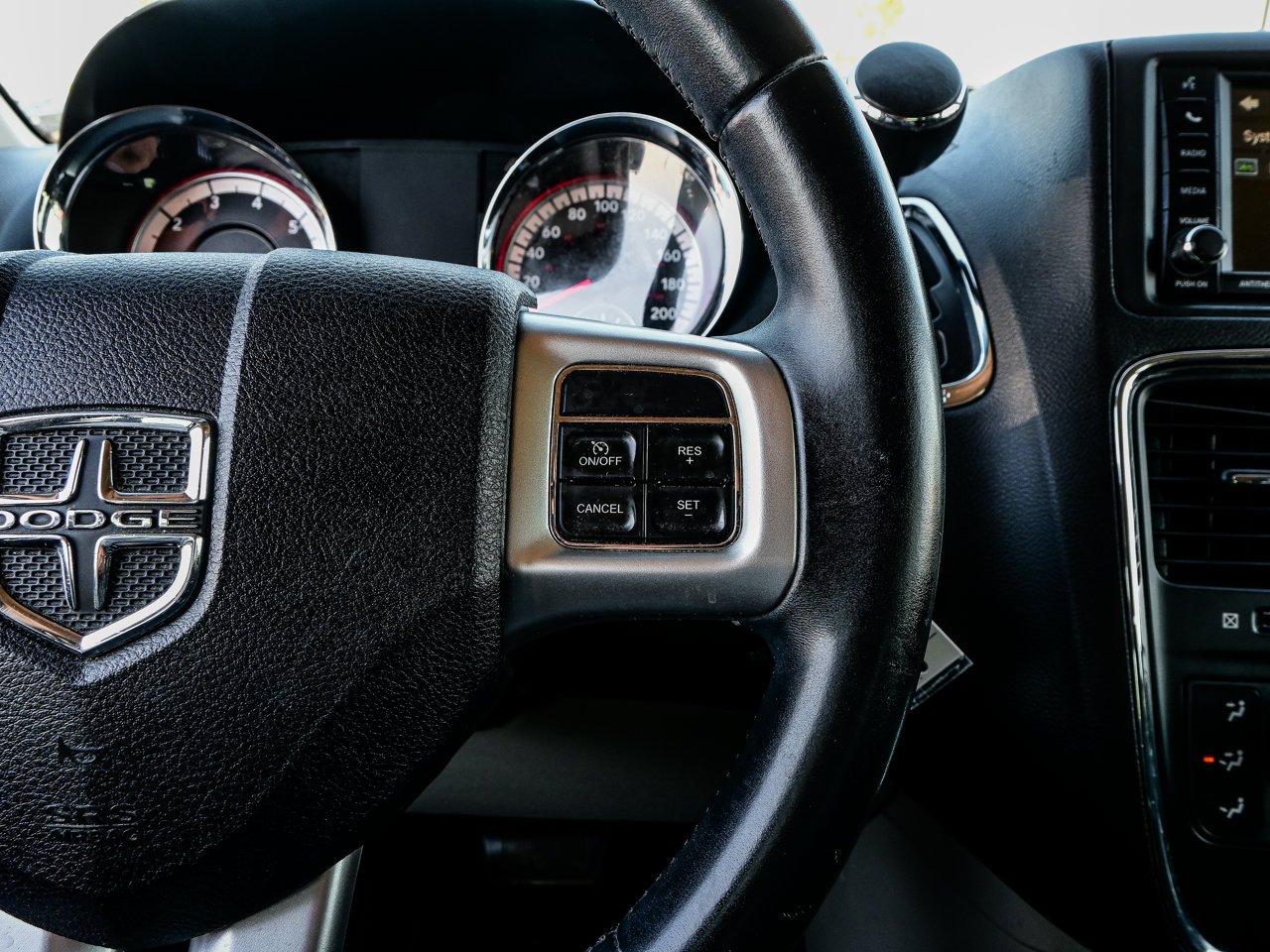 2013 Dodge Grand Caravan 4dr Wgn SXT Grey Sherwood Park - photo #22