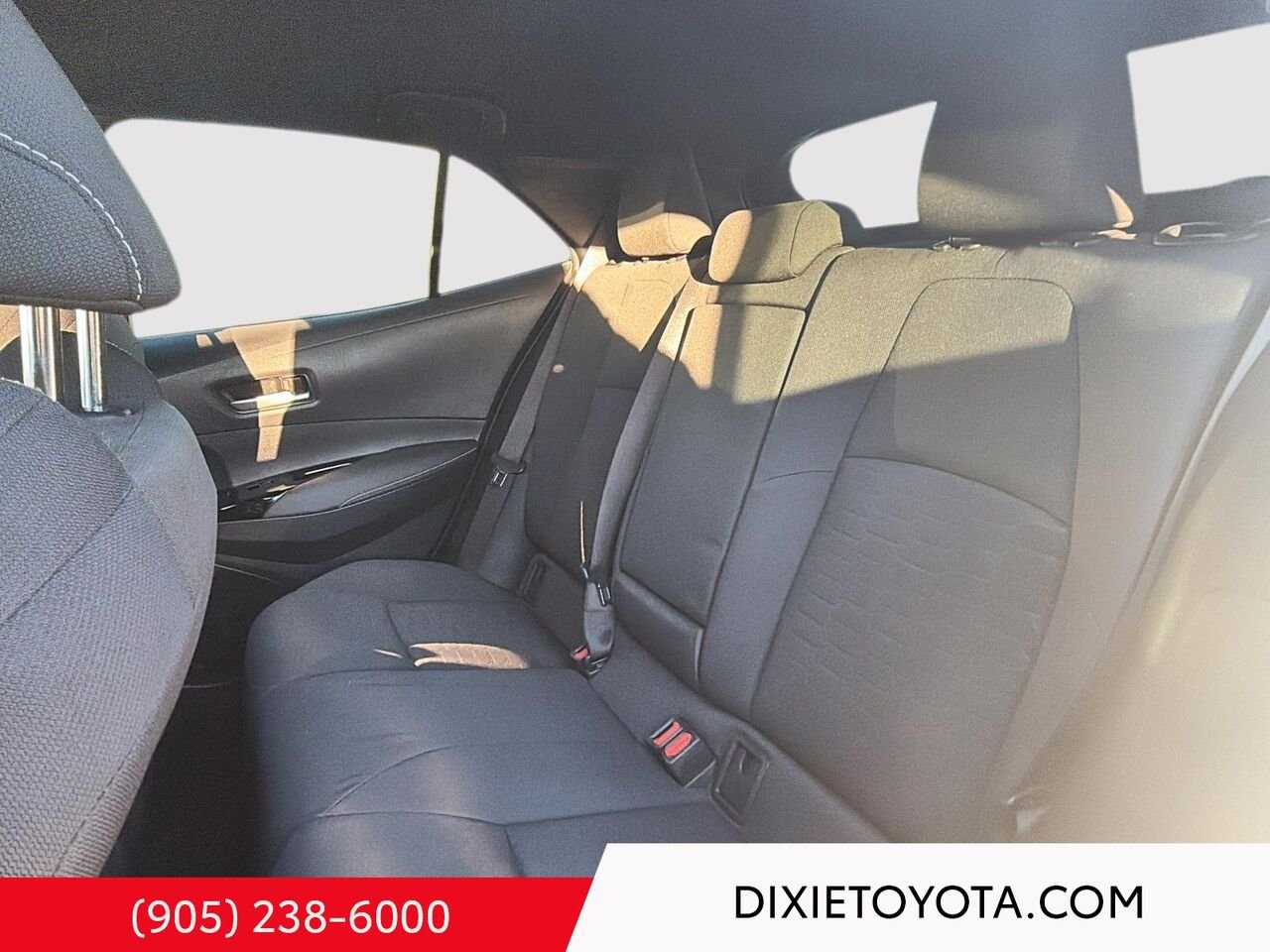 2023 Toyota Corolla Hatchback SE UPGRADE / HEATED SEATS / ALLOY WHEELS / CARPLAY AND ANDROID AUTO White Mississauga - photo #16