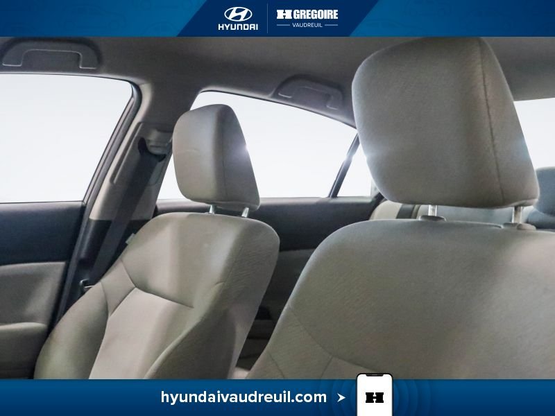 Honda Civic YA888 | LX 4 portes, boîte automatique 2013 Gris Laval - photo #13