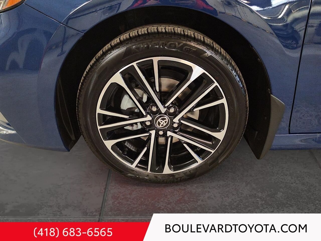 2025 Toyota Camry 531872-25 | XLE, HYBRIDE, AWD Blue Québec - photo #6