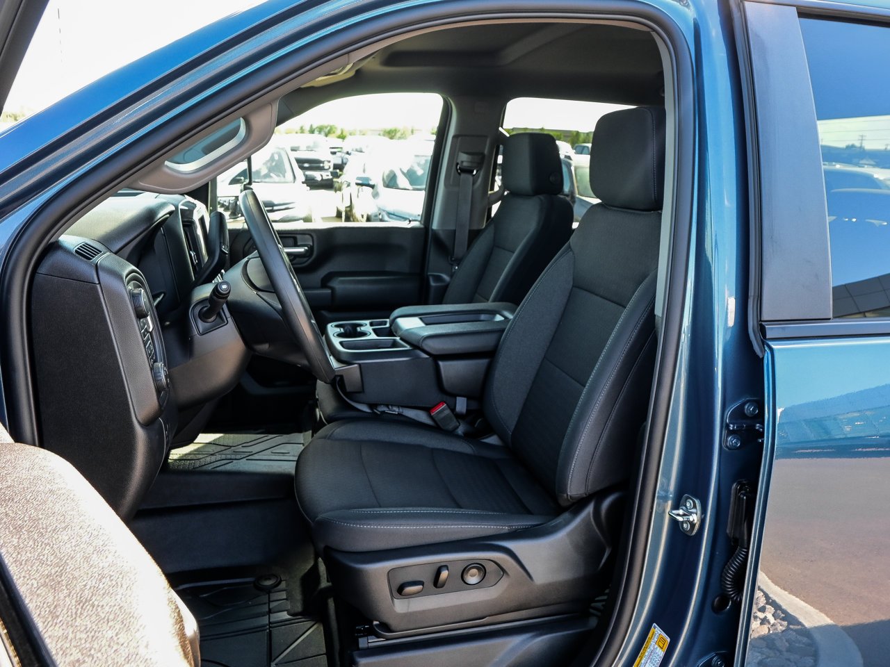 2026 Chevrolet Silverado 2500HD 4WD Crew Cab 159 Custom Blue Sherwood Park - photo #15