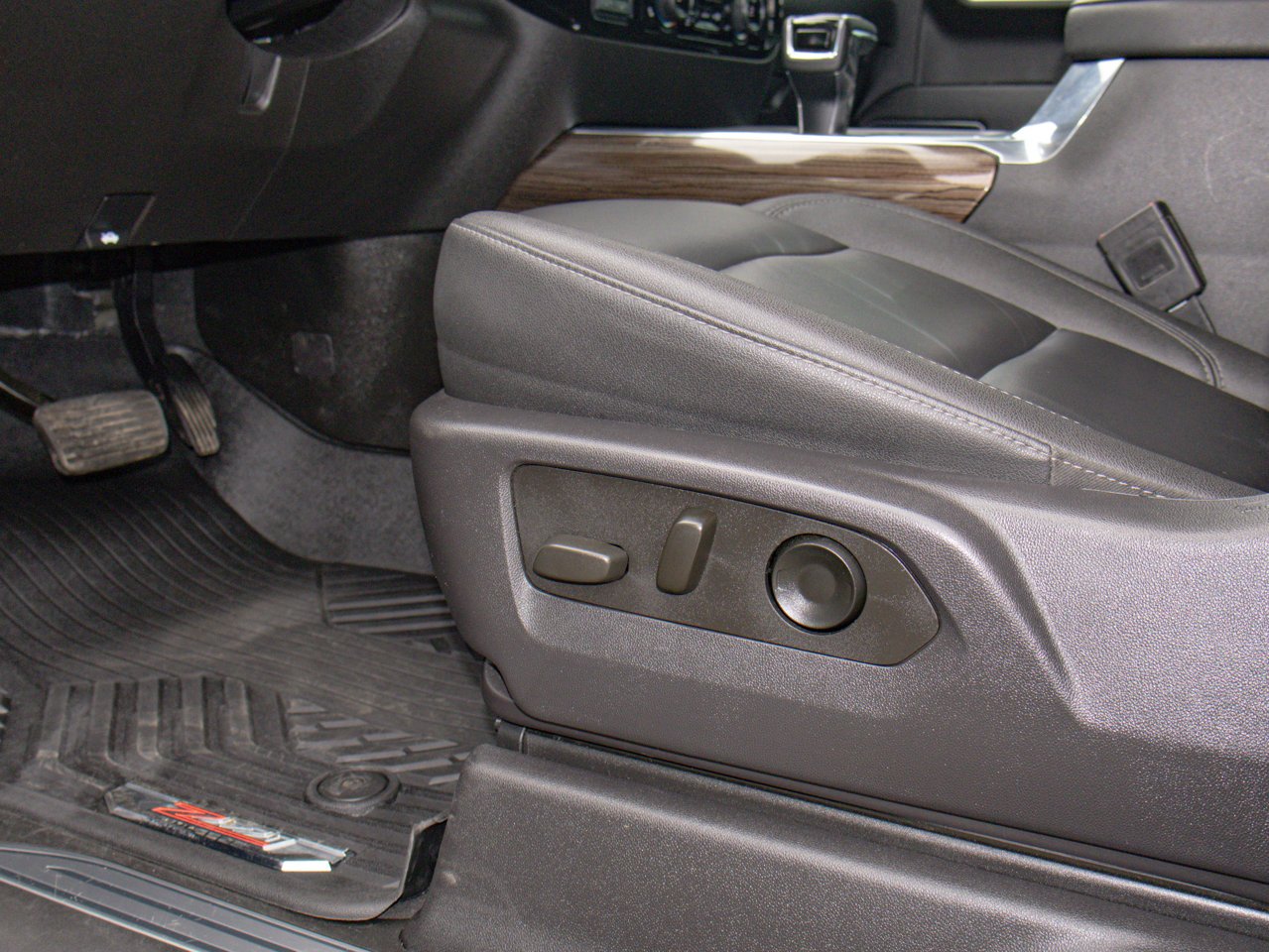 2024 Chevrolet Silverado 1500 4WD Crew Cab 147 RST Black Sherwood Park - photo #18