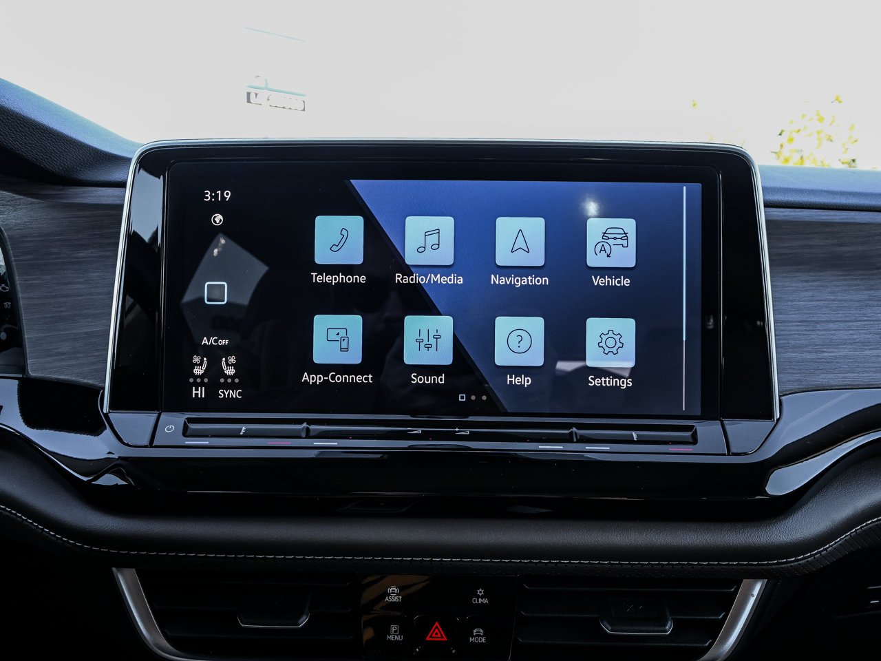 2024 Volkswagen Atlas Highline 2.0 TSI 4MOTION White Sherwood Park - photo #26