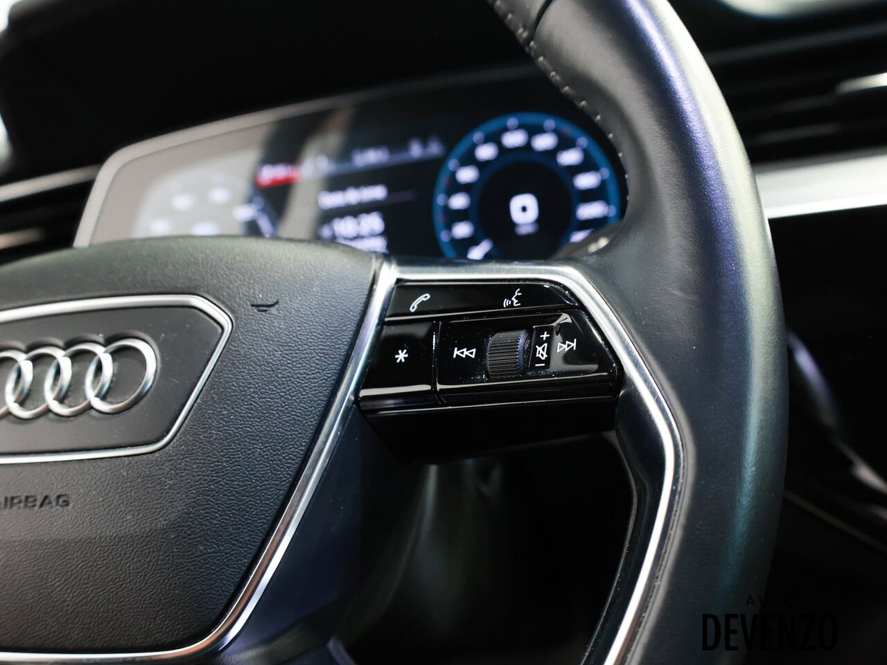 2019 Audi e-tron Black Saint-Eustache - photo #16
