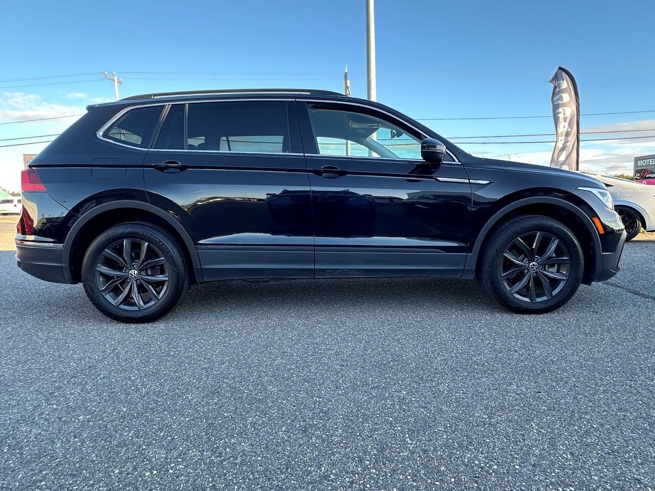 2024 VOLKSWAGEN TIGUAN SE/WOLFSBURG TIGUAN SE/WOLFSBURG Black Matane - photo #5