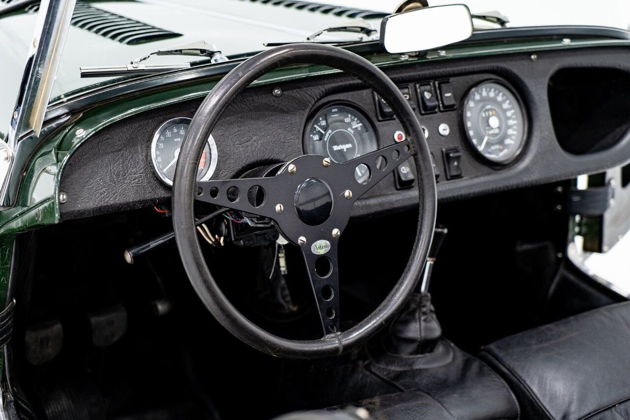 Morgan Plus 8 Unrestored with only 7137km (4435miles) | PRIX EN USD 1970 Vert Montréal - photo #13