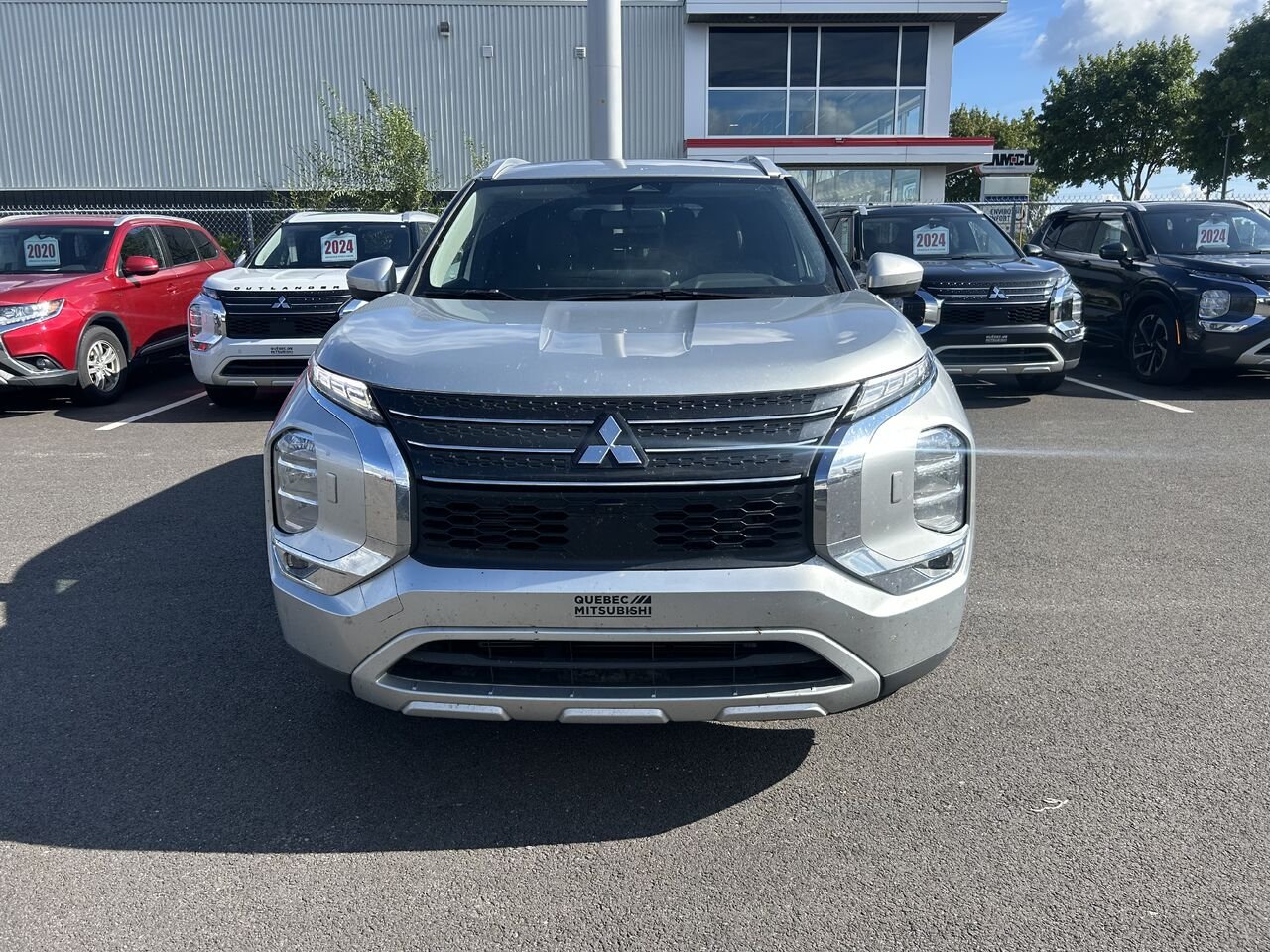 2024 Mitsubishi Outlander Silver Saint-Eustache - photo #5