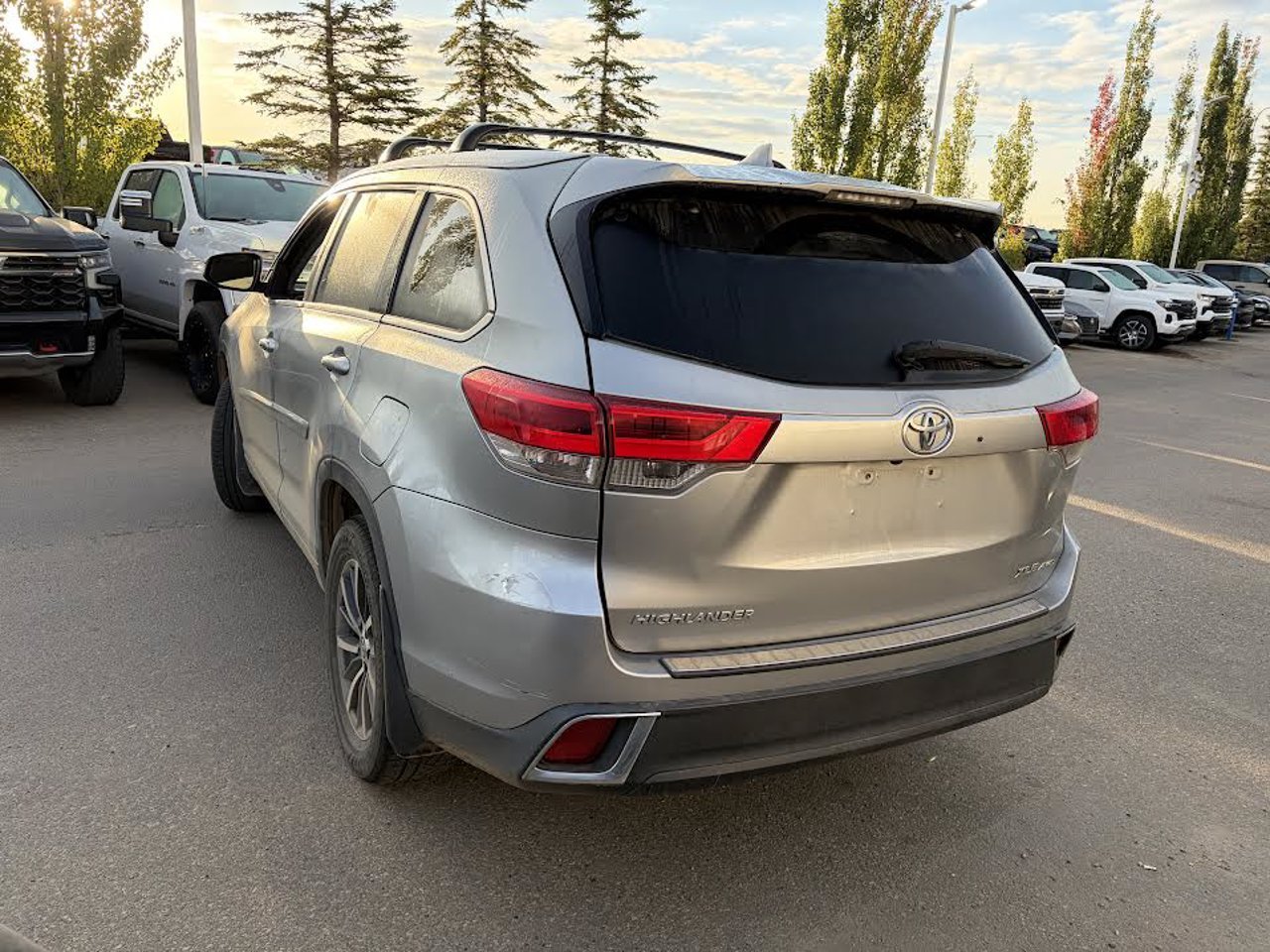 2017 Toyota Highlander AWD 4dr XLE Grey Sherwood Park - photo #3