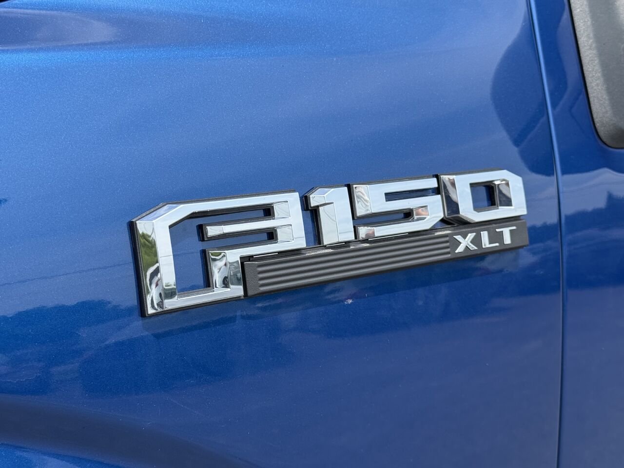 2018 Ford F-150 XLT SUPERCREW White Granby - photo #2