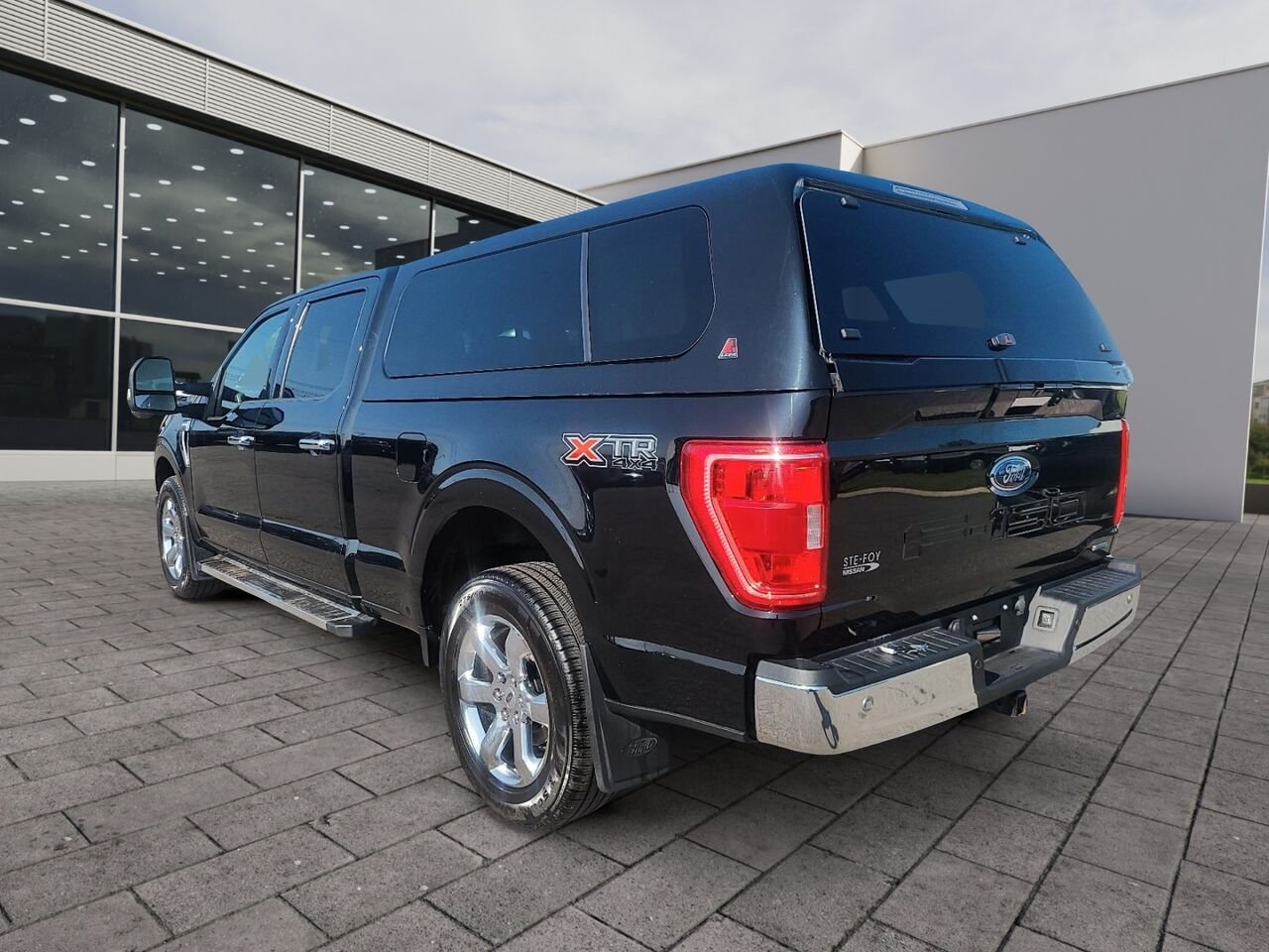 2023 Ford F-150 XLT SUPER CREW Black Québec - photo #3