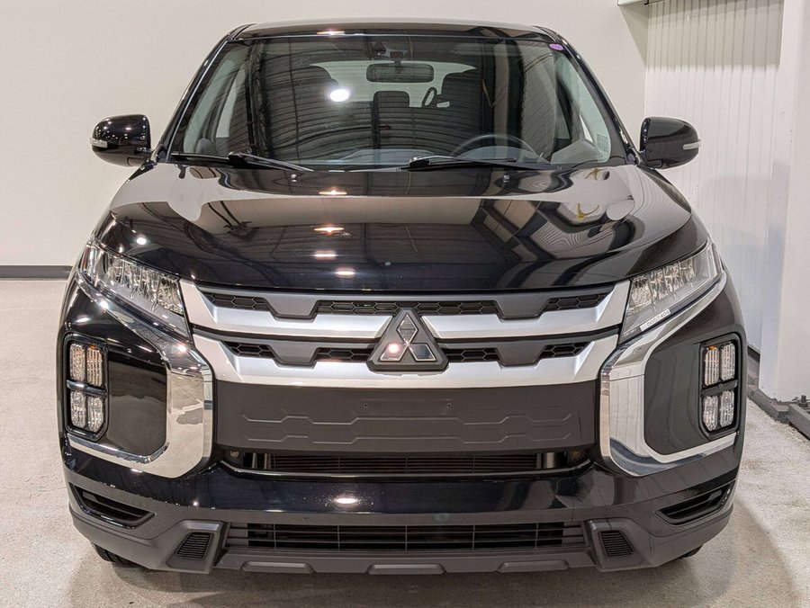2025 Mitsubishi RVR Black