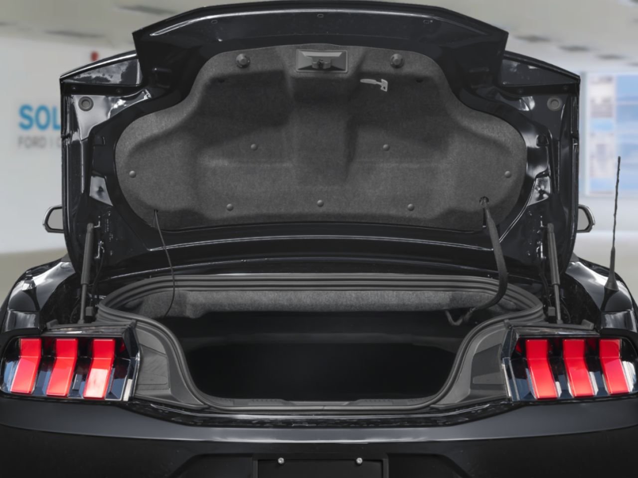 2026 Ford Mustang Shadow Black Châteauguay - photo #7