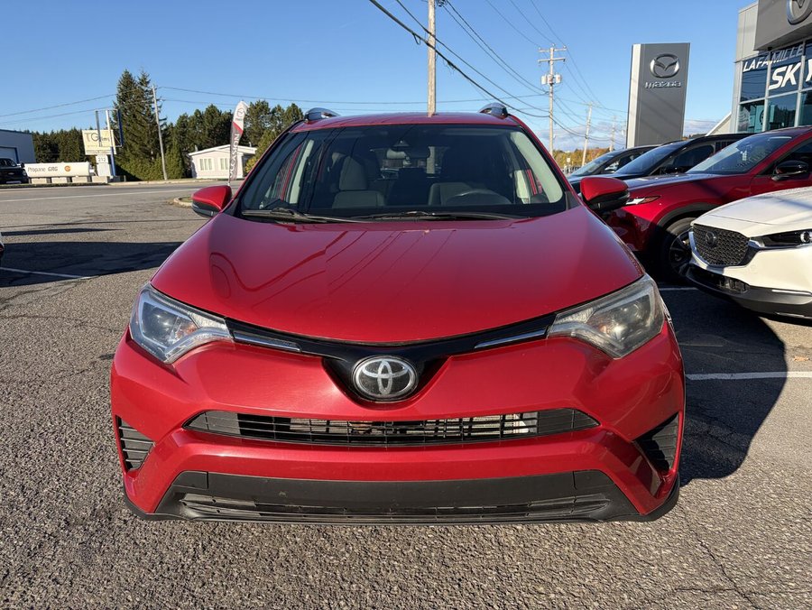 2017 Toyota RAV4 4 portes LE traction avant Red