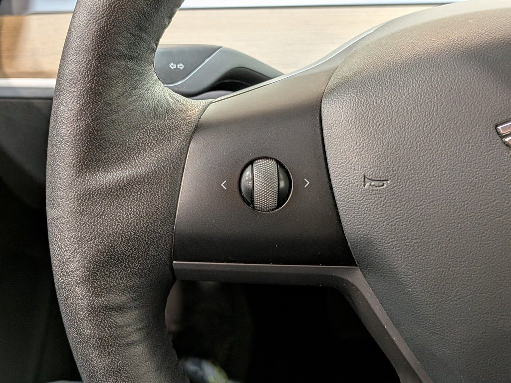 2021 Tesla Model 3 Standard Range RWD *Ltd Avail* Red Val-David - photo #14