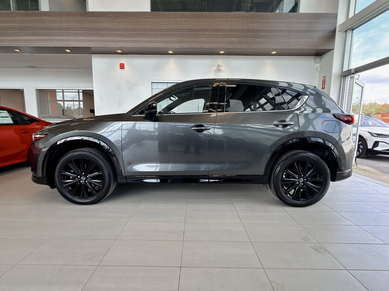 2023 Mazda CX-5 Grey Notre-Dame-des-Prairies - photo #7