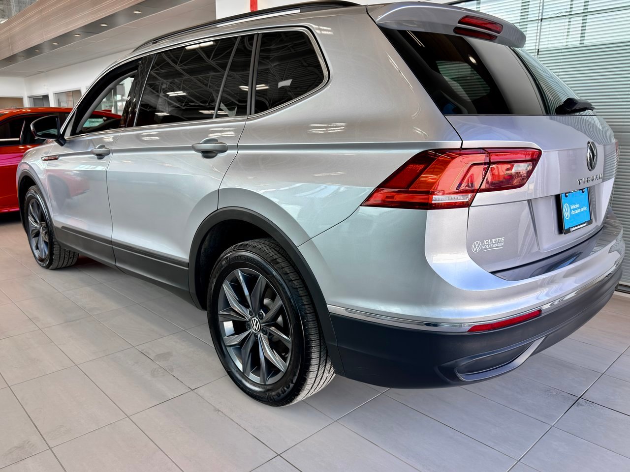 2023 Volkswagen Tiguan Notre-Dame-des-Prairies - photo #8