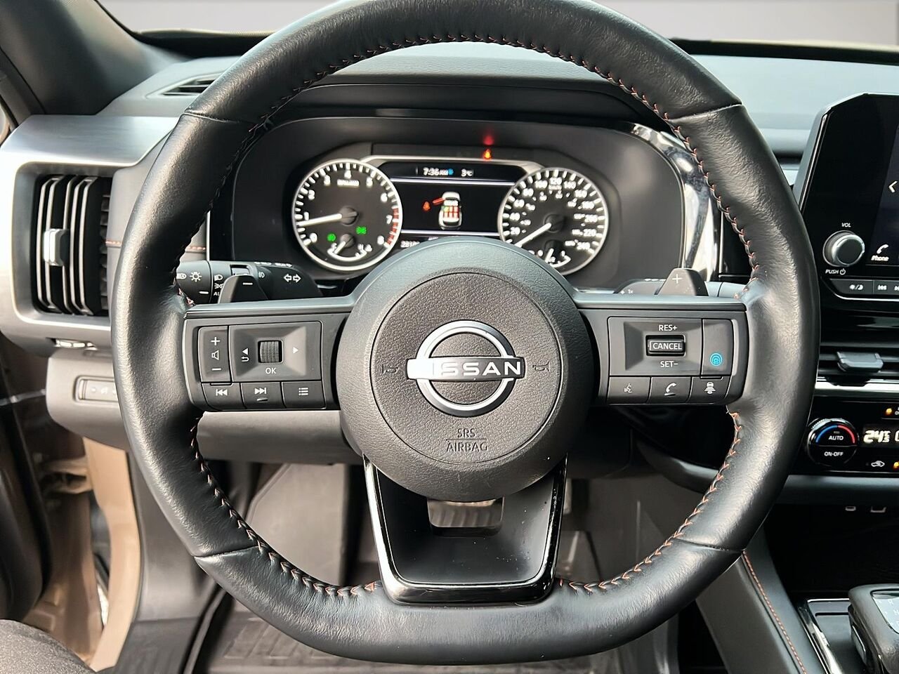 Nissan Pathfinder SV ROCK CREEK 2025 Beige Québec - photo #10