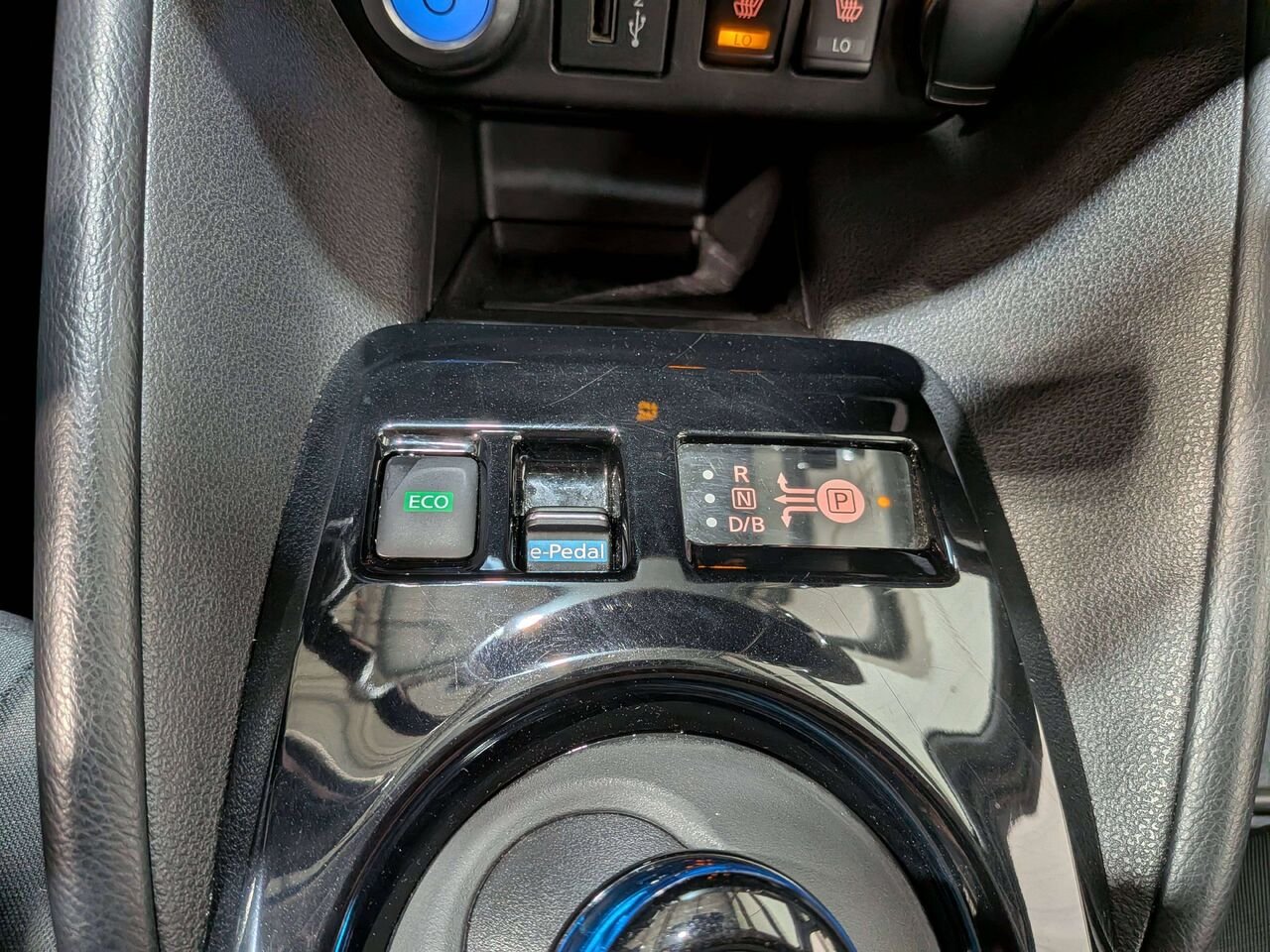 2020 Nissan LEAF SV Hatchback Black Val-David - photo #27