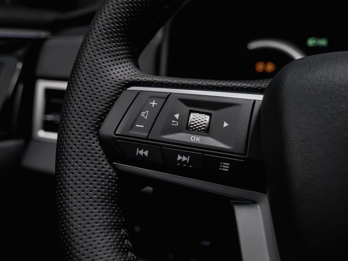 2026 Mitsubishi Outlander Plug-In Hybrid GT Moonstone Grey Premium Finish Montreal - photo #18