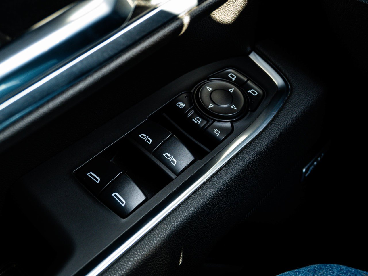 2026 Chevrolet Silverado 3500HD 4WD Crew Cab 159 LTZ White Sherwood Park - photo #20